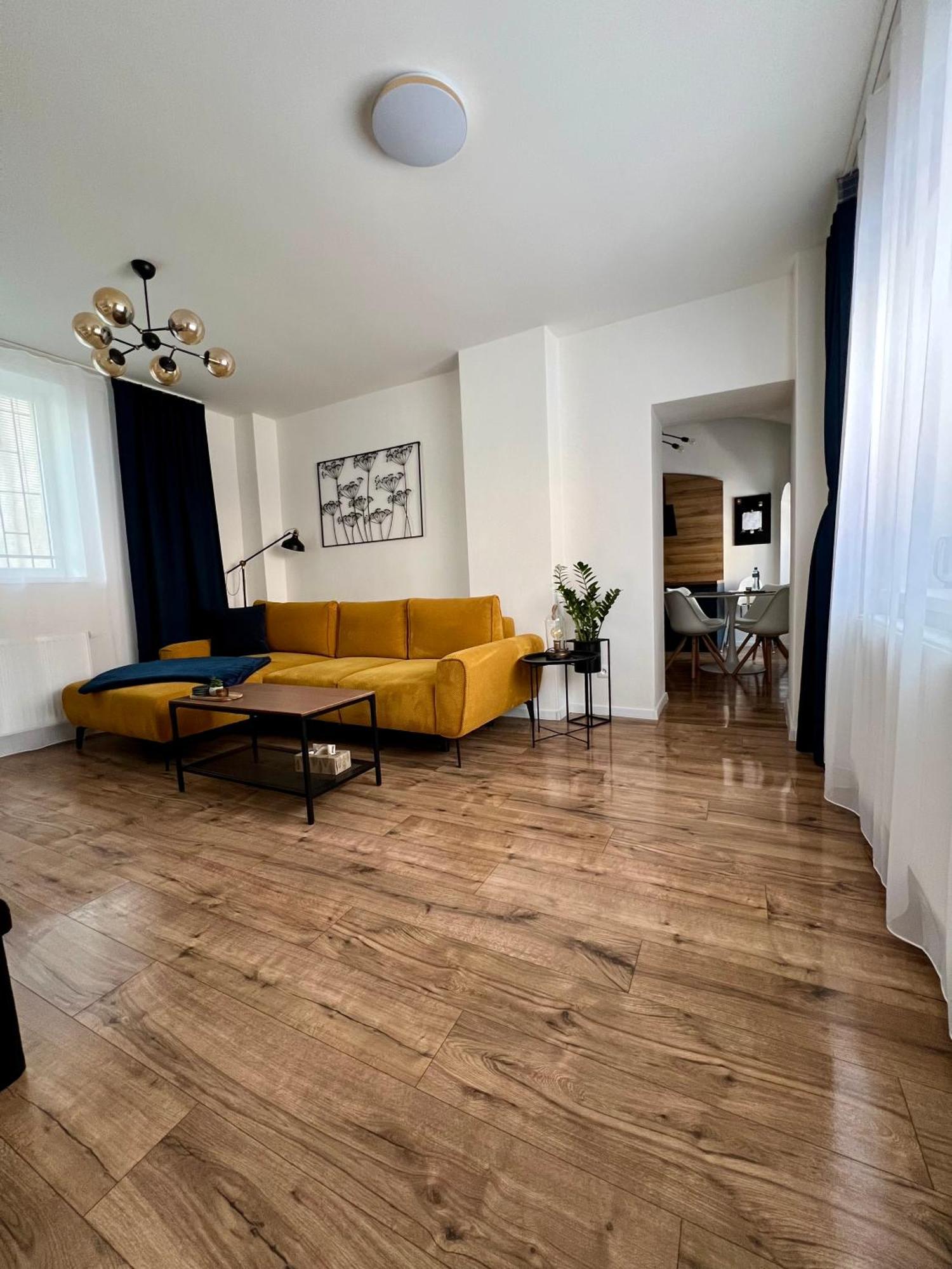 Apartment R&L Lazovna Apt 1 - Old Town And Parking Banska Bystrica Exterior photo